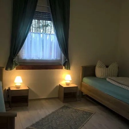 Monteurzimmer Kreuzquelle Homestay *